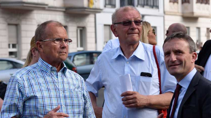 Oberbürgermeister Geisel im Gespräch mit den Bezirksbürgermeistern Thomas und Schumacher